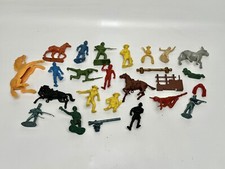  25 pcs Vintage Toys COWBOYS  PIONEERS  INDIANS Plastic Toy Soldiers