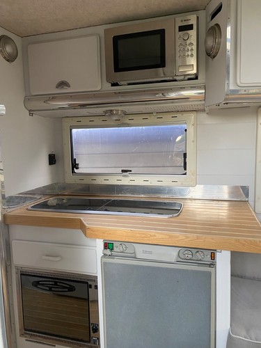 Classic Hymer motorhome - Picture 7 of 17