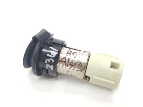 Oldsmobile Alero 1999-2004 OEM 12V interruptor de entrada con cubierta - Imagen 3 de 4