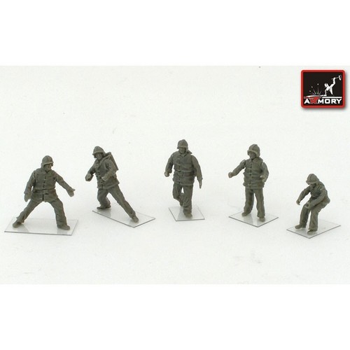Armory Models AR F7215 Scale 1:72 Soviet/Russian Airfield firefighters (modern) - Picture 8 of 24
