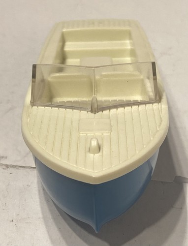 Lionel No. 6801-75 Boat Flatcar - Blue Hull Boat - Reproduction Boat - Picture 13 of 14