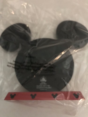 Disney Parks I Am Mickey Mouse Icon Tabletop Wood Clock Collectible Disneyland  - Bild 1 von 12