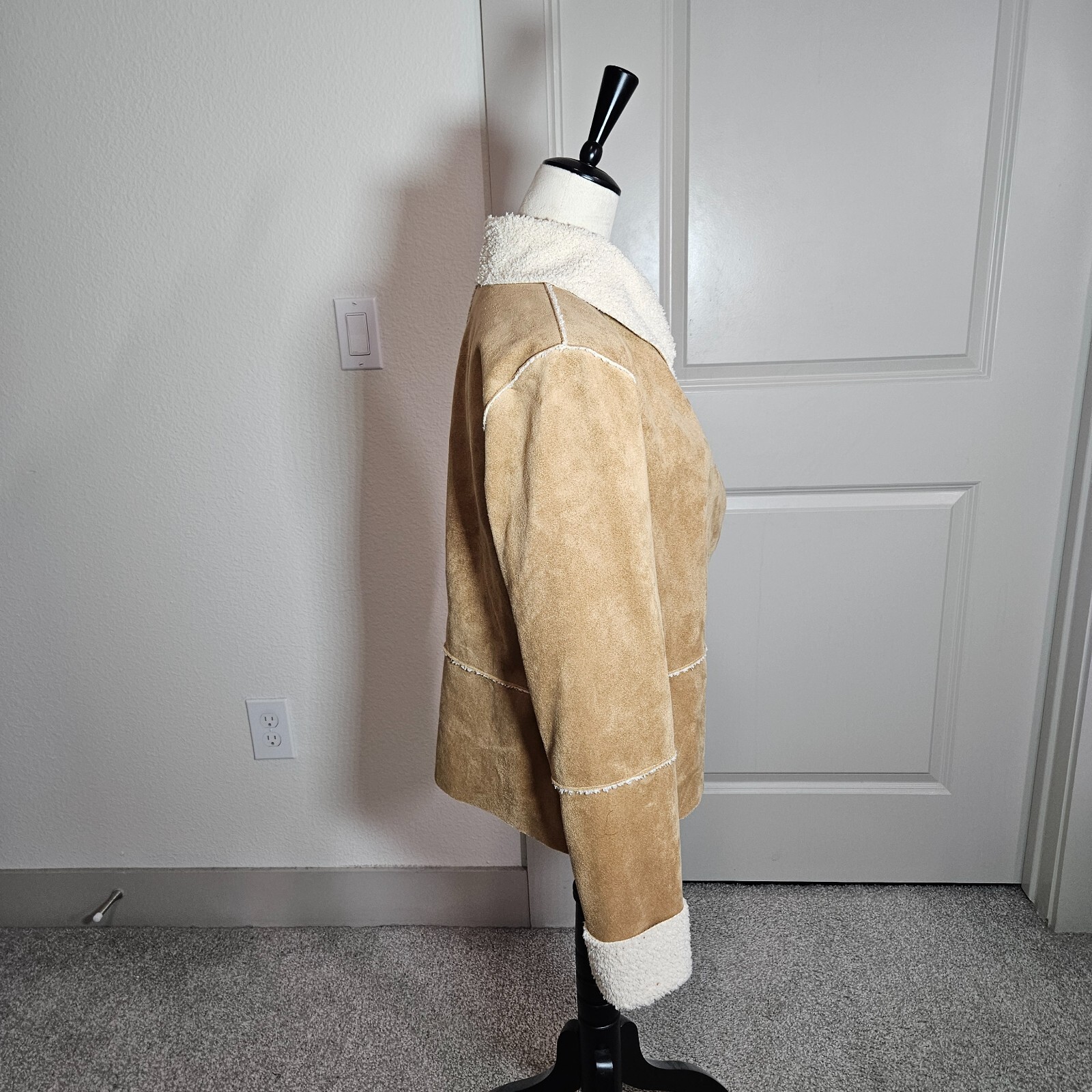 Picture 2 of 16