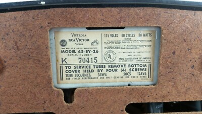 1951 RCA VICTOR Victrola Alilce in Wonderland 45 RPM Record
