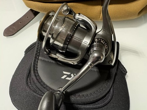 DAIWA EXIST STEEZ 2500 - Imagen 6 de 7