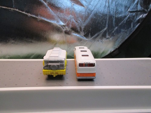 matchbox scenic cruiser GMC bus and duk- duk with plastic display box - Picture 5 of 5