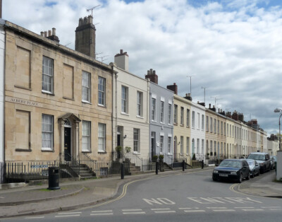 FOTO ALBERT PLACE CHELTENHAM ERBAUT UM 1827 ALS OSTSEITE DES FEHLSCHLAGS GEDACHT