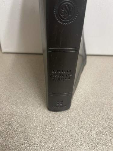 Holy Bible ESV Large Print Thinline Edition Crossway Black Faux Leather 2016 - Bild 3 von 12