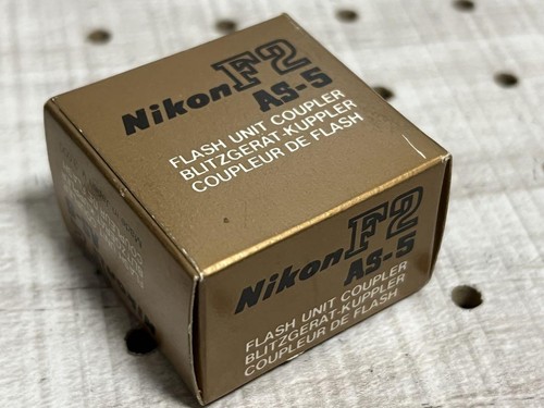 Nikon AS-5 Hot Shoe Adapter for Nikon F2 F (Use with SB Flashes) - Picture 2 of 2