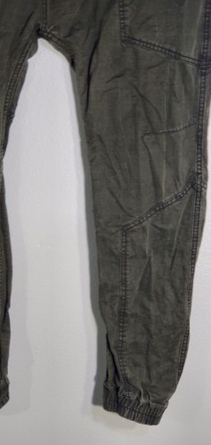 Pantalones de chándal Publish Today For Tomorrow entrepierna caída para hombre talla 36. Pierna elástica - Imagen 3 de 22