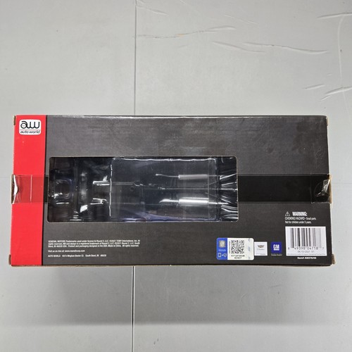 Auto World 1932 CADILLAC V16 SPORT PHAETON - Silver/Blue - 1:18 Diecast Replica - Picture 12 of 16