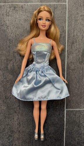 Barbie Fashion Fever Make-up Chic Teresa 2005 - Picture 1 of 17