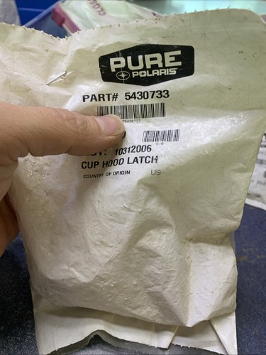 SOPORTE DE PESTILLO DE CAPÓ POLARIS OEM NUEVO 5430733 - Imagen 4 de 4