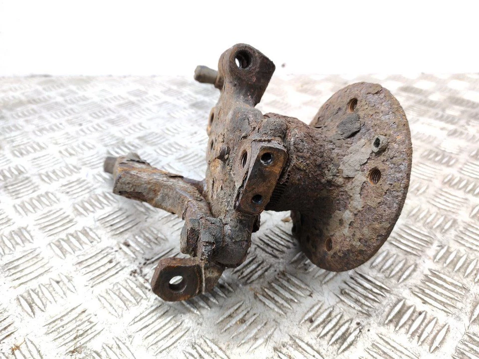 Mozzo Della Ruota Anteriore Destra Mercedes-Benz W124 E250 83kW Diesel 1995 Foto 3 de 4