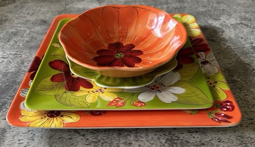 Laurie Gates Melamine Orange Floral Green 4 piece place setting Plates and Bowl - Picture 1 of 11