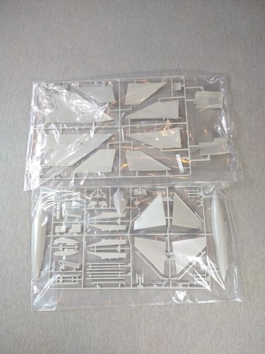 Tamiya 1/32 Scale McDonnell Douglas F-4 J Phantom II Aircraft Kit No.6 ~ TS - Picture 2 of 11