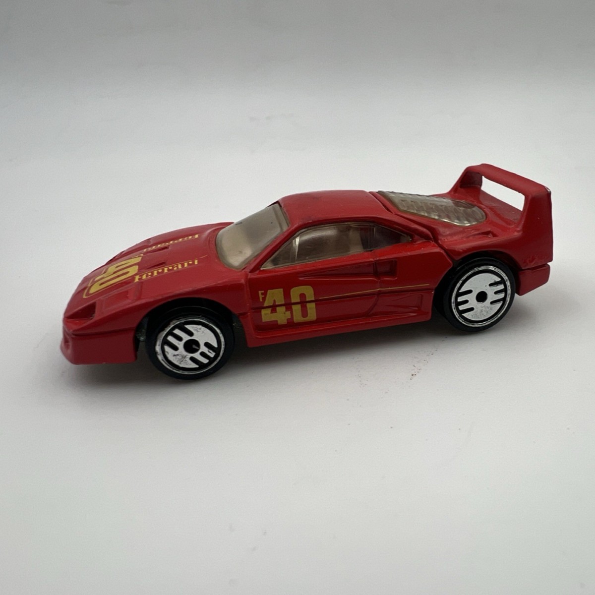 Hot Wheels Ferrari F40 Diecast Car 1988 Red Opening Hood 1:64