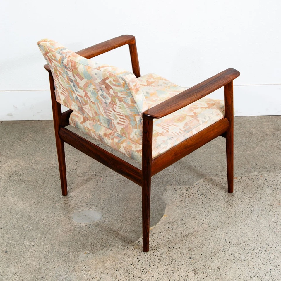 Sillón moderno danés de mediados de siglo palisandro estilo Finn Juhl Dinamarca Foto 3 de 4