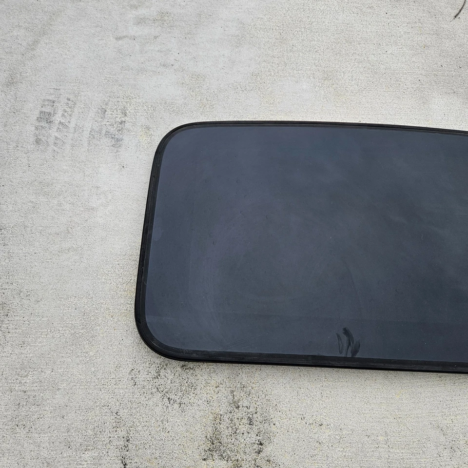 2006-2014 Honda Ridgeline Sunroof Glass Part # 70200-SJC-A02 - Image 2 of 4