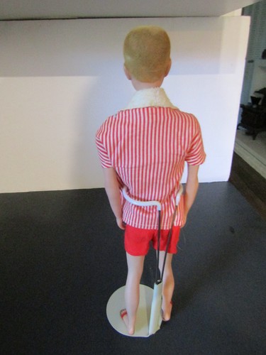 1960 BARBIE BOYFRIEND BIONDA CAPELLI FLOCCATI KEN DOLL # 750 costume da bagno sandali sughero - Foto 7 di 11
