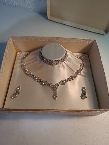 Vintage Rosada Jewelry Set Rhinestone Silver Tone Original Box Wedding Formal - Picture 9 of 13