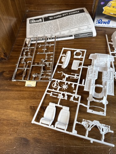 '93 Ford SVT Cobra Revell 1/24 2 'N 1 OPEN BOX siehe Fotos von Ersatzteilen - Bild 3 von 4