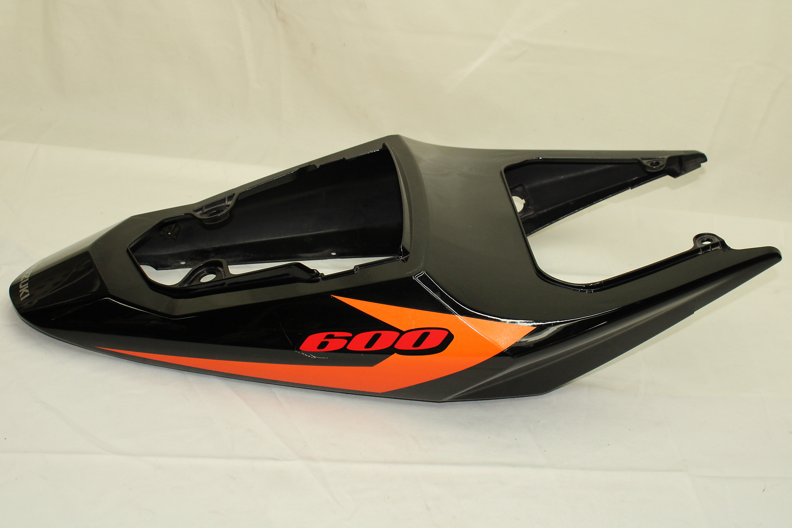 04-05 SUZUKI GSXR600 750 OEM BACK TAIL FAIRING COWL SHROUD BLACK image
