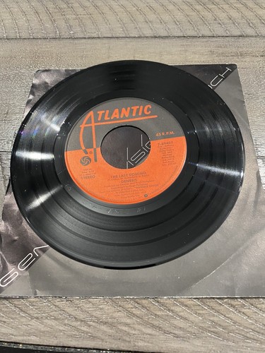 Genesis – Invisible Touch / The Last Domino - 1986 Atlantic Records 7-89407 45 - Picture 3 of 4