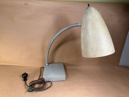 VINTAGE MCM RETRO FIBERGLASS BULLET SHADE DESK TABLE LAMP - BENDABLE GOOSENECK - Picture 2 of 21