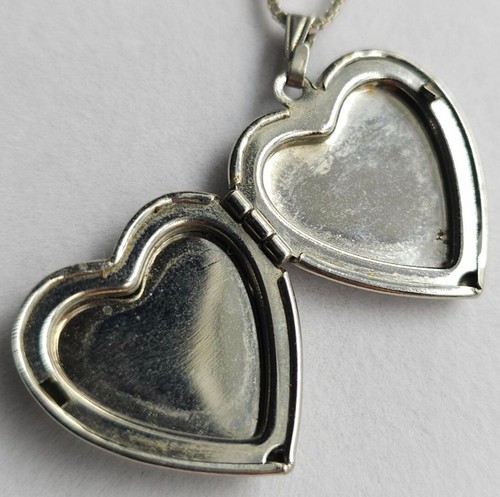 Vintage Silver Tone Heart Locket Pendant With Engraved Floral Design - Picture 3 of 4