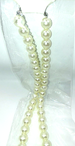 Collar de perlas sintéticas de joyería sin marca con colgante negro ""M"" nuevo en paquete 11 pulgadas - Imagen 5 de 6