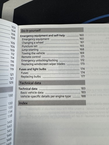 SKODA RAPID SPACEBACK OWNERS PACK / HANDBOOK / MANUAL + WALLET 2013-2017 (2015) - Picture 4 of 9