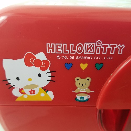 Sacapuntas eléctrico Sanrio Hello Kitty rojo vintage Japón 1995 - Imagen 6 de 7