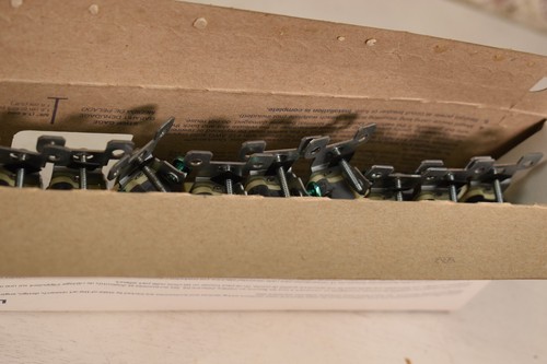Leviton Single Pole Wall Switches AC/CA, 15A, 120V, 1451-21M, Pack of 10 - Picture 2 of 5