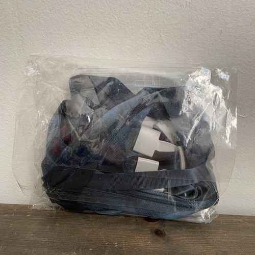 10 Blue Lanyards with Plastic Clear Card Sleeves New Open Box ID - Picture 2 of 4