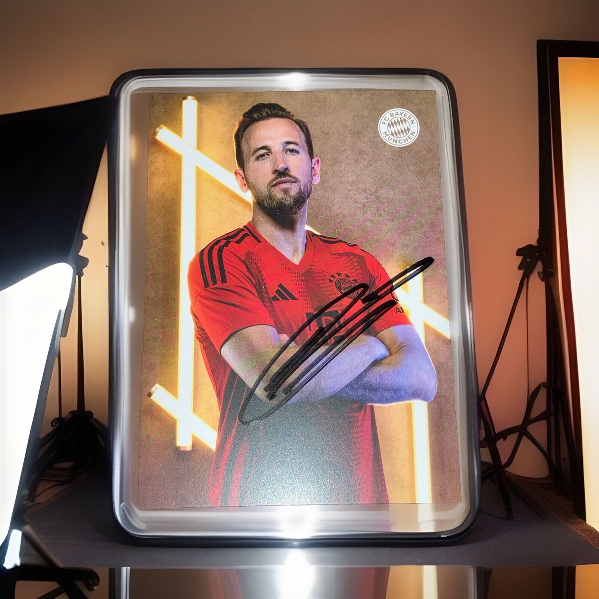 2024-25 Harry Kane Hand Signed FC Bayern München Autograph
