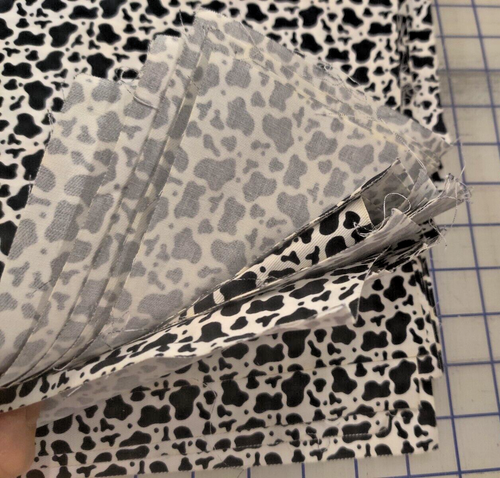50 PIECE LOT 19"x17" Animal Cow Print 100% Cotton Twill Fabric Sewing Quilting - Picture 4 of 8