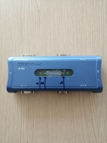Trendnet TK-400 - 4 Ports KVM Switch, Main Unit only - Photo 2/4
