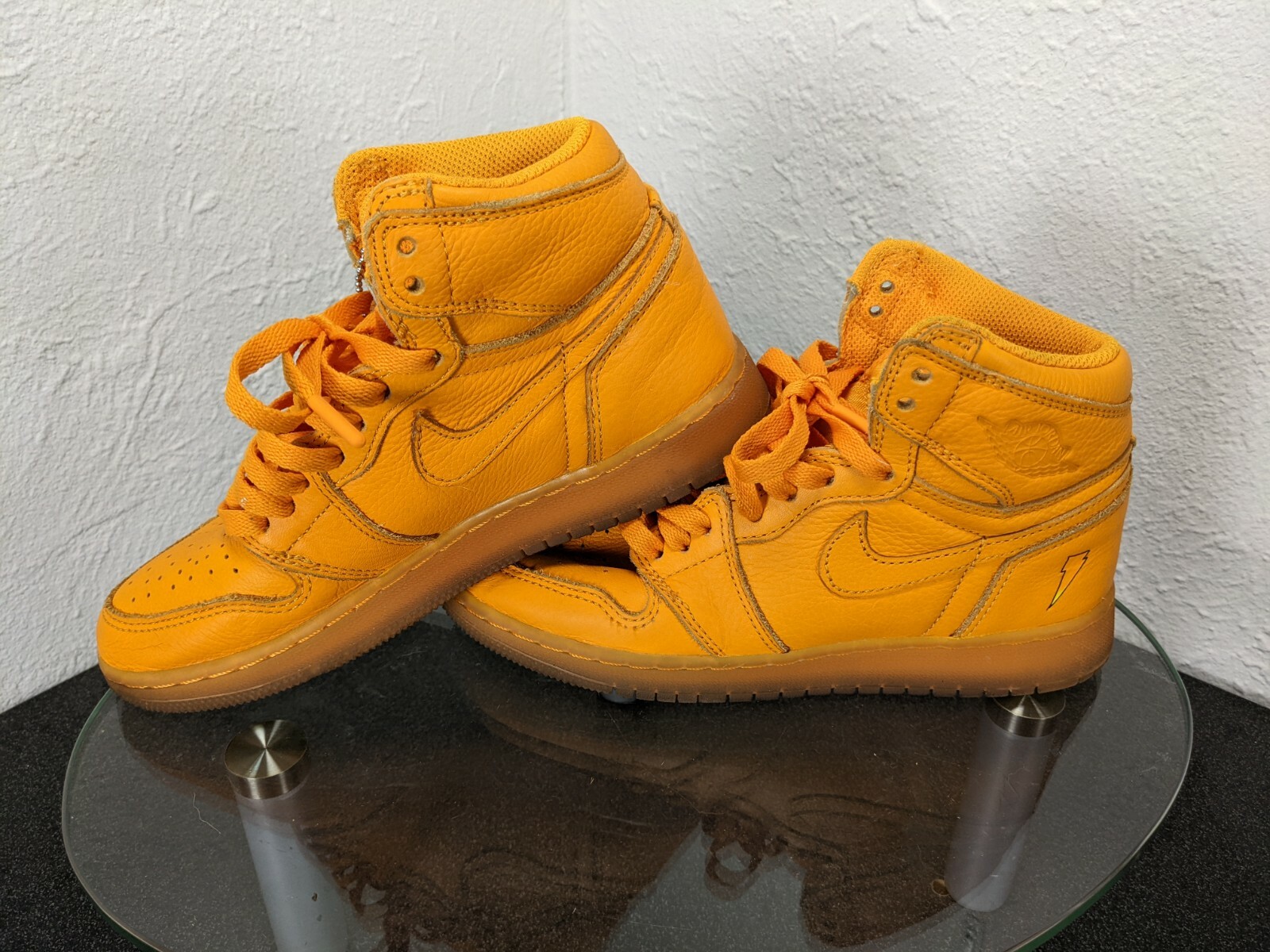 size 4y jordan 1