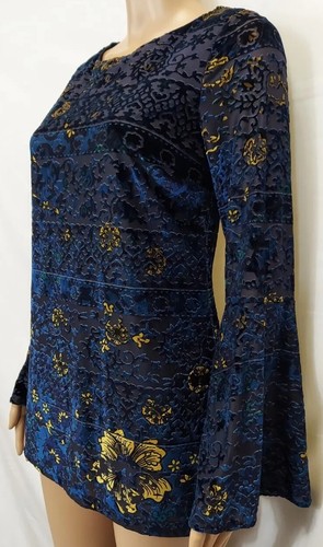 Blusa ECI NEW YORK Talla Pequeña Azul, Oro Repujado Terciopelo Forrado 8% Spandex Top - Imagen 3 de 19