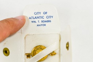Vintage-ATLANTIC-CITY-NJ-Key-To-City-in-Case-Mayor-William-Somers-1969-1972