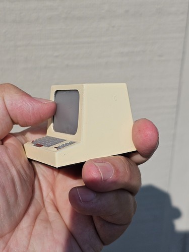 VINTAGE DIE CAST MINIATURE MINI COMPUTER PENCIL SHARPENER 1980's HONG KONG - Picture 14 of 17
