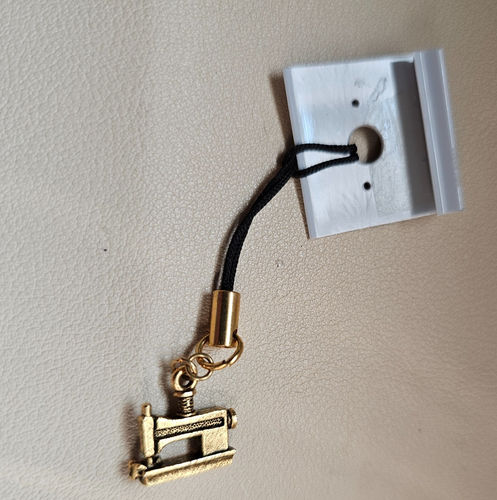 NWT Gold Tone Sewing Machine Phone Charm