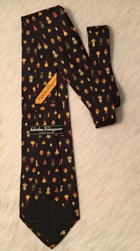 Corbata de seda para hombre SALVATORE FERRAGAMO negra con varias flores! ITALIA - Imagen 4 de 5