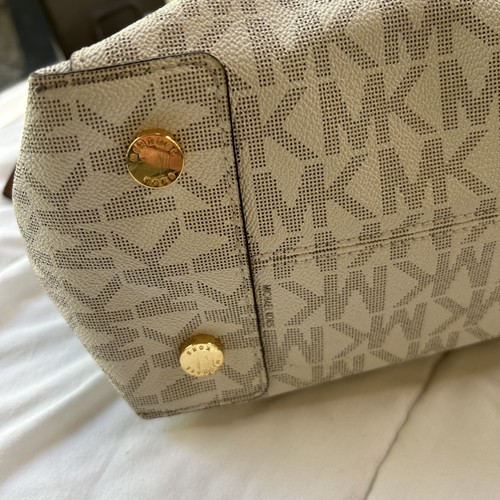 BORSA A TRACOLLA MICHAEL KORS $368 RILEY LARGE RILEY BORSA A TRACOLLA USATA IN OTTIME CONDIZIONI - Foto 7 di 22