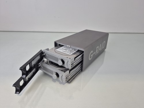 Disco duro externo SanDisk Professional G-RAID 12TB USB-C Thunderbolt - Imagen 3 de 9