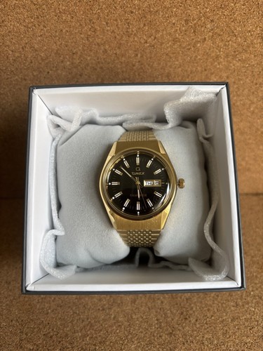 New Timex Q Falcon Eye (38mm) Black Dial / Gold-Tone Stainless Steel TW2W62500 - Imagen 2 de 6
