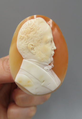 Antique Shell Cameo of a Gentleman Signed 1852 unmounted - Picture 8 of 15