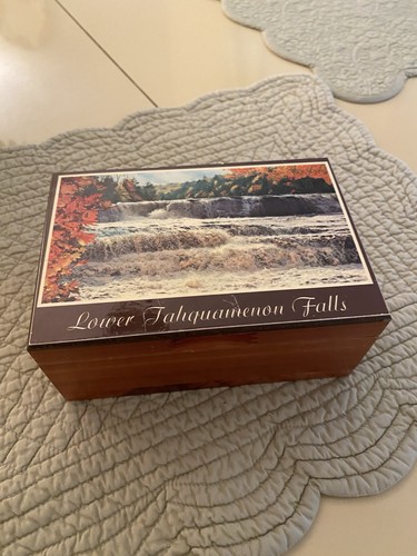 Lower Tahquamenon Falls Michigan Holz aufklappbare Schmuckschatulle 6" mal 4" - Bild 2 von 8