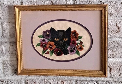 Kreuzstich fertig gerahmt schwarze Katze & Blumen Wandbild - Bild 6 von 16